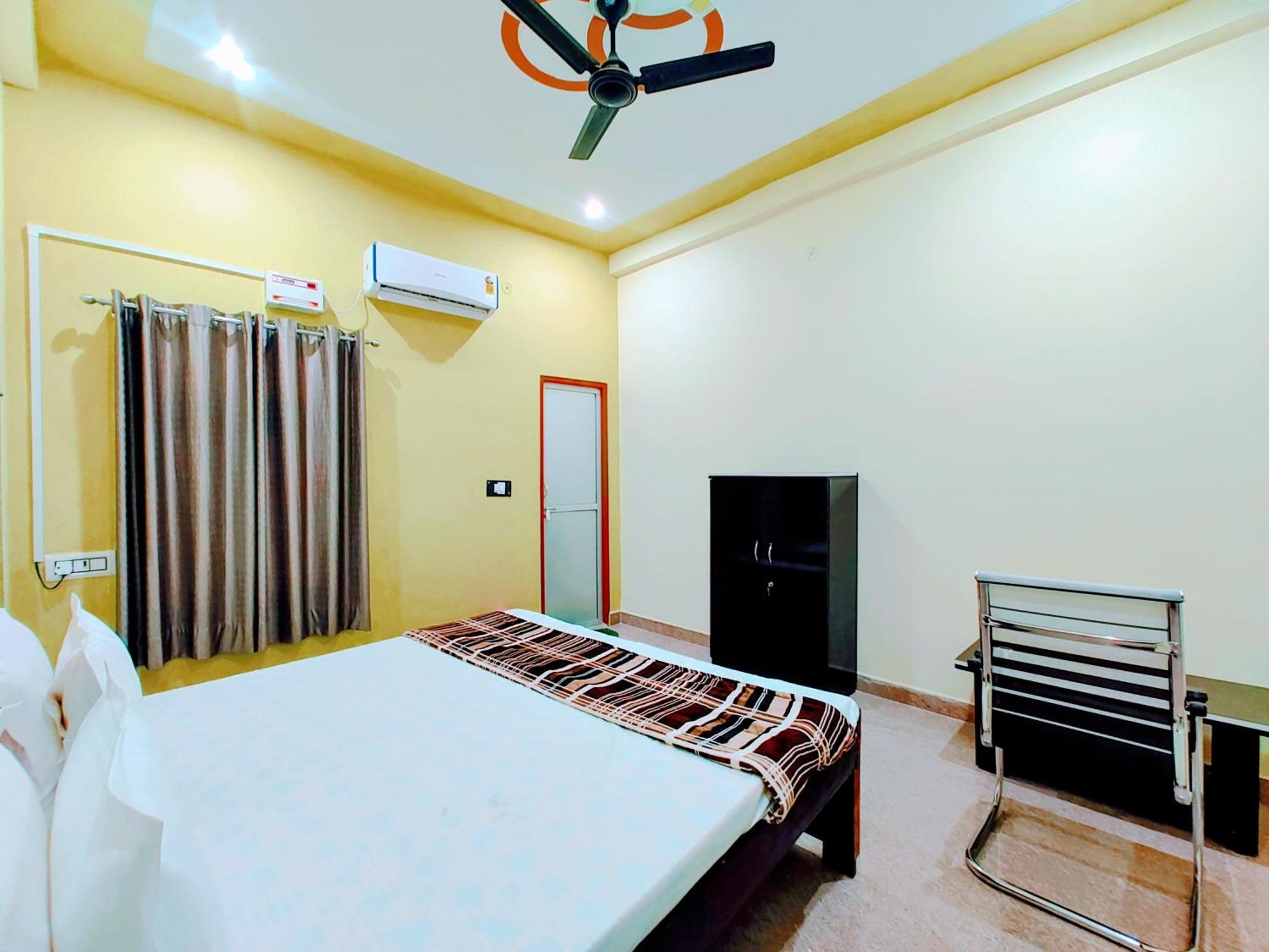 Hotel Raghukul Ayodhya Zewnętrze zdjęcie