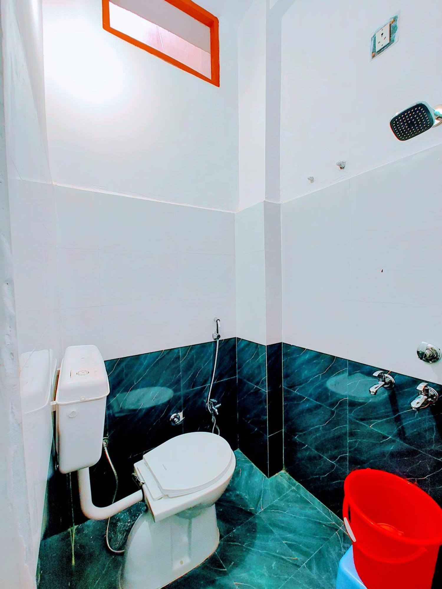 Hotel Raghukul Ayodhya Zewnętrze zdjęcie
