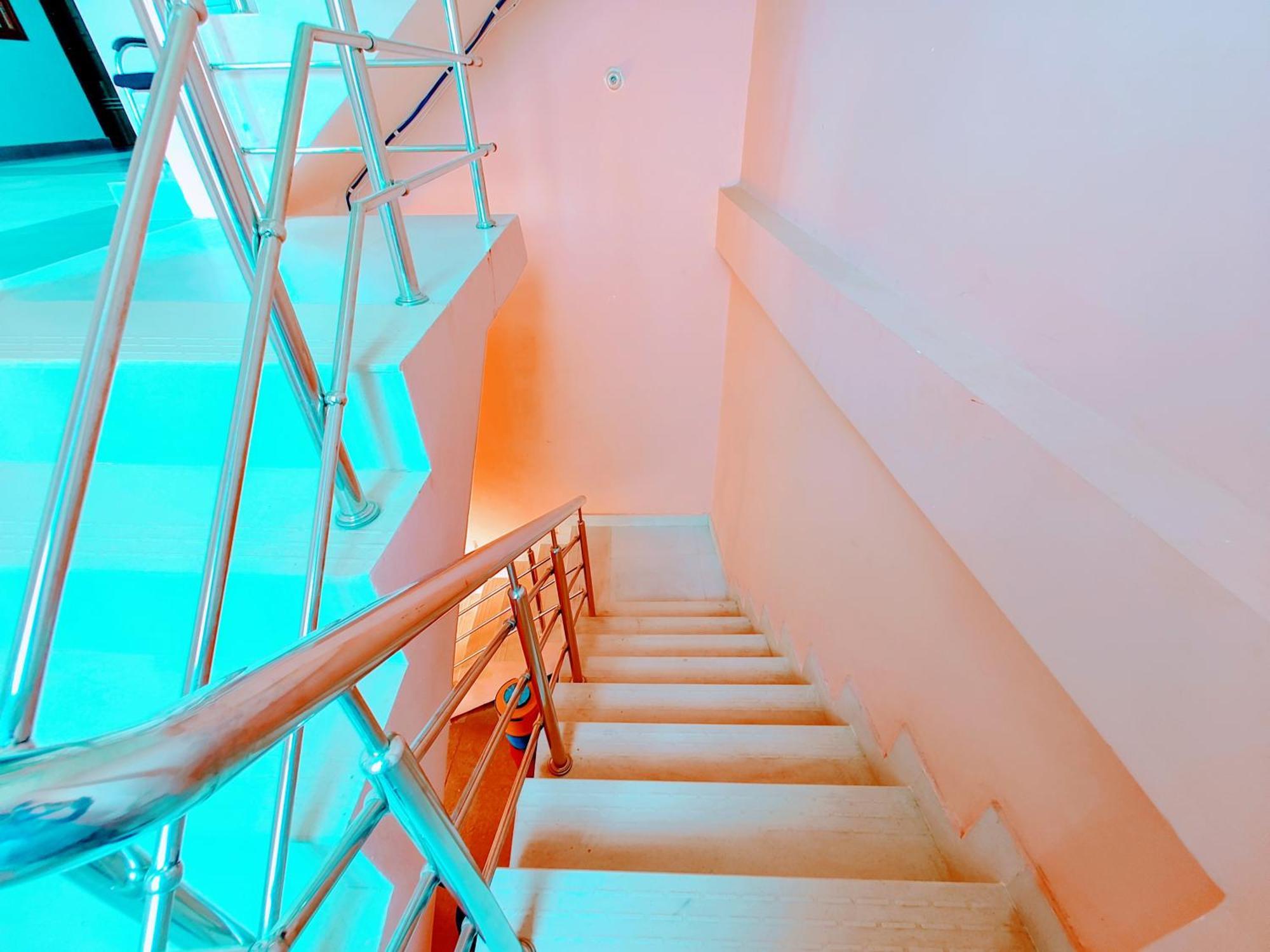 Hotel Raghukul Ayodhya Zewnętrze zdjęcie