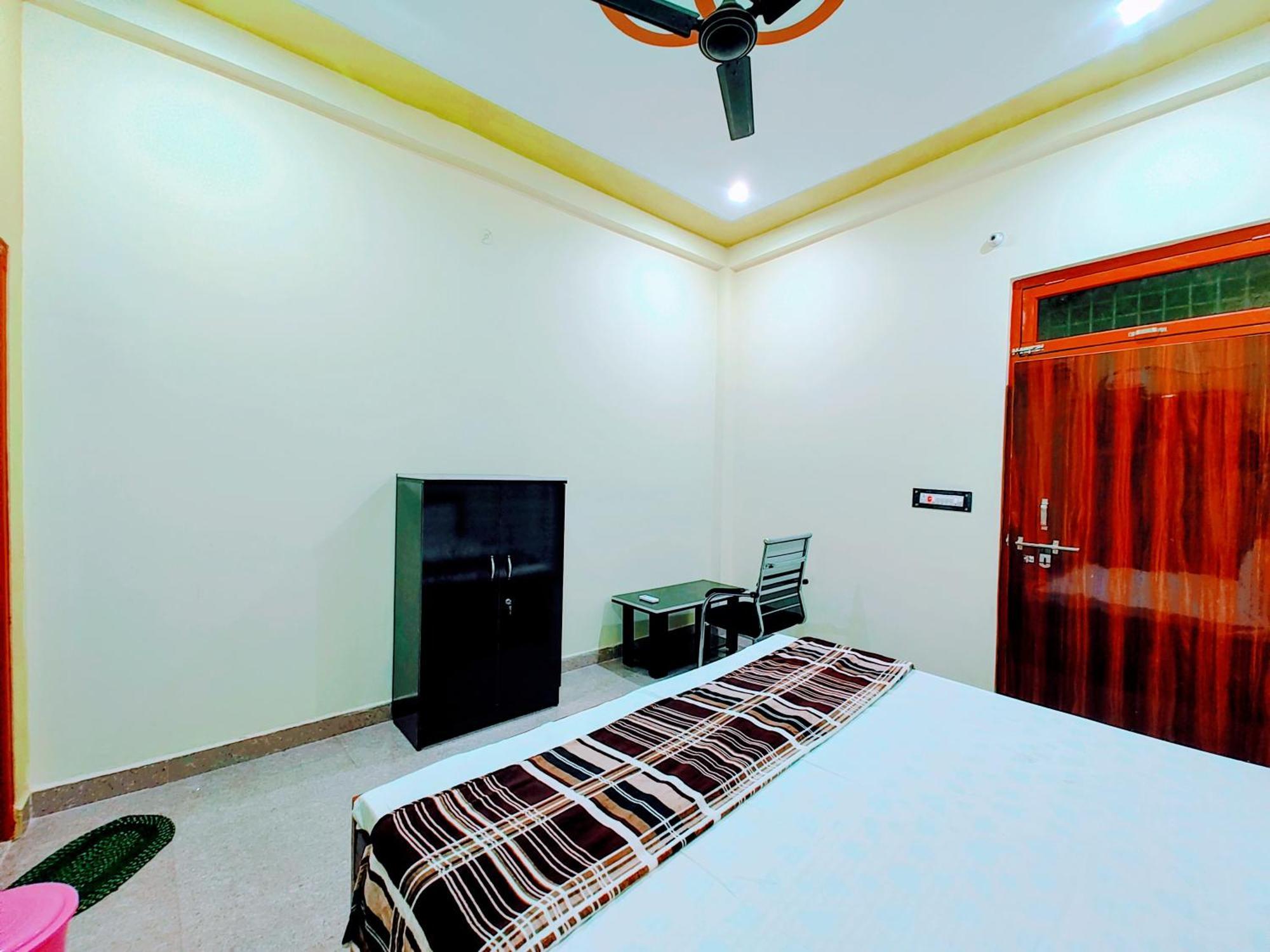 Hotel Raghukul Ayodhya Zewnętrze zdjęcie