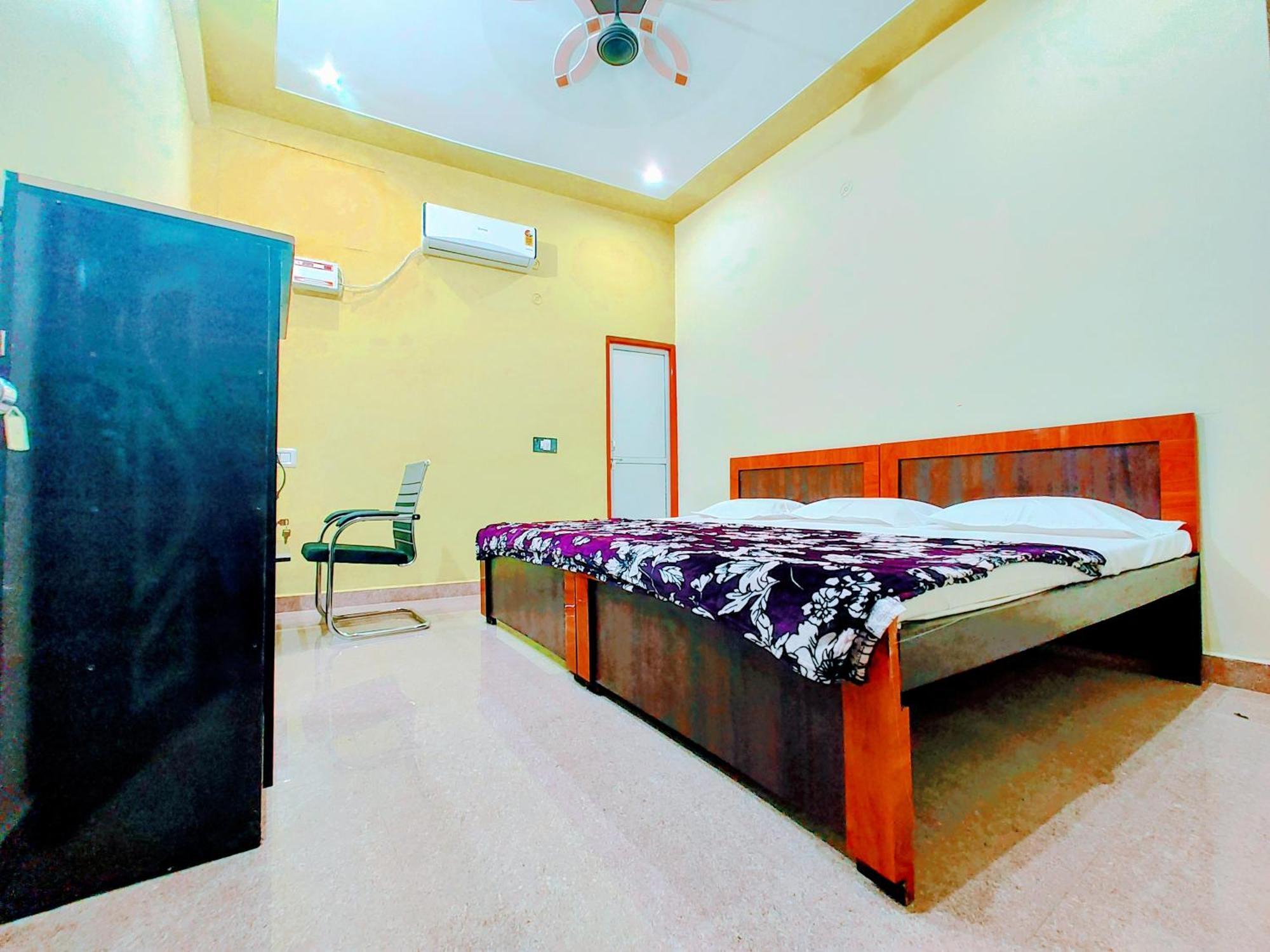 Hotel Raghukul Ayodhya Zewnętrze zdjęcie