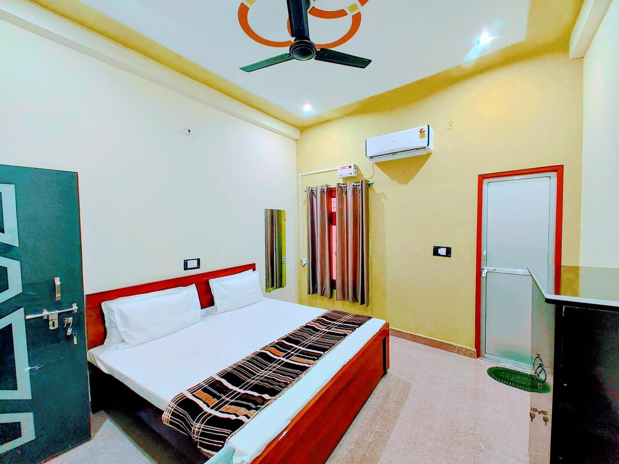 Hotel Raghukul Ayodhya Zewnętrze zdjęcie