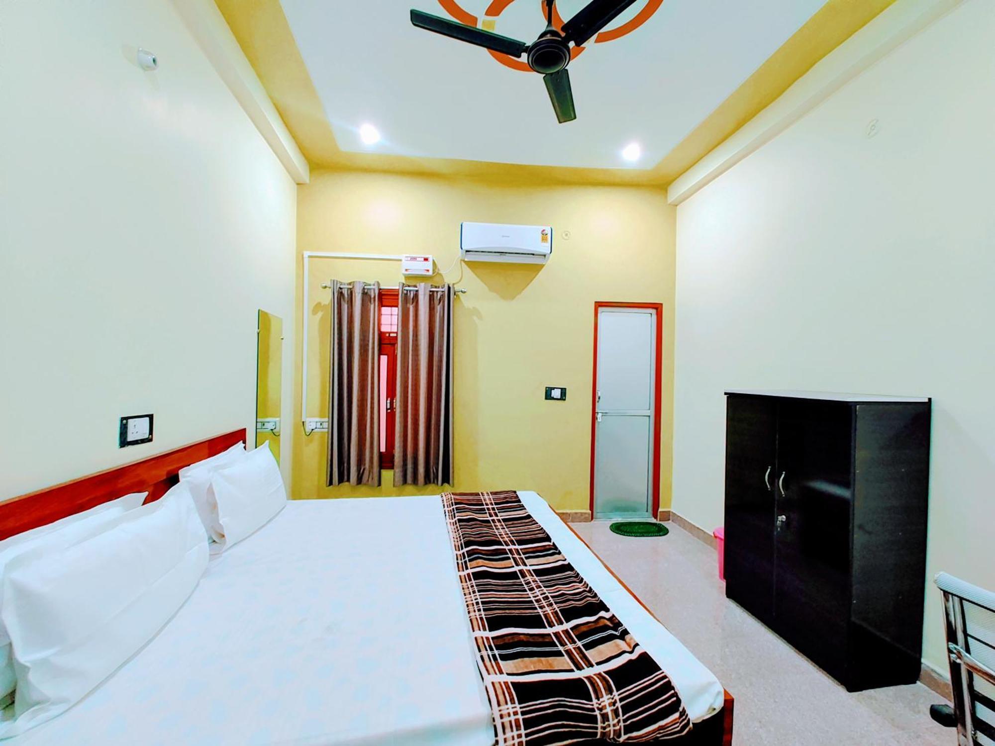 Hotel Raghukul Ayodhya Zewnętrze zdjęcie