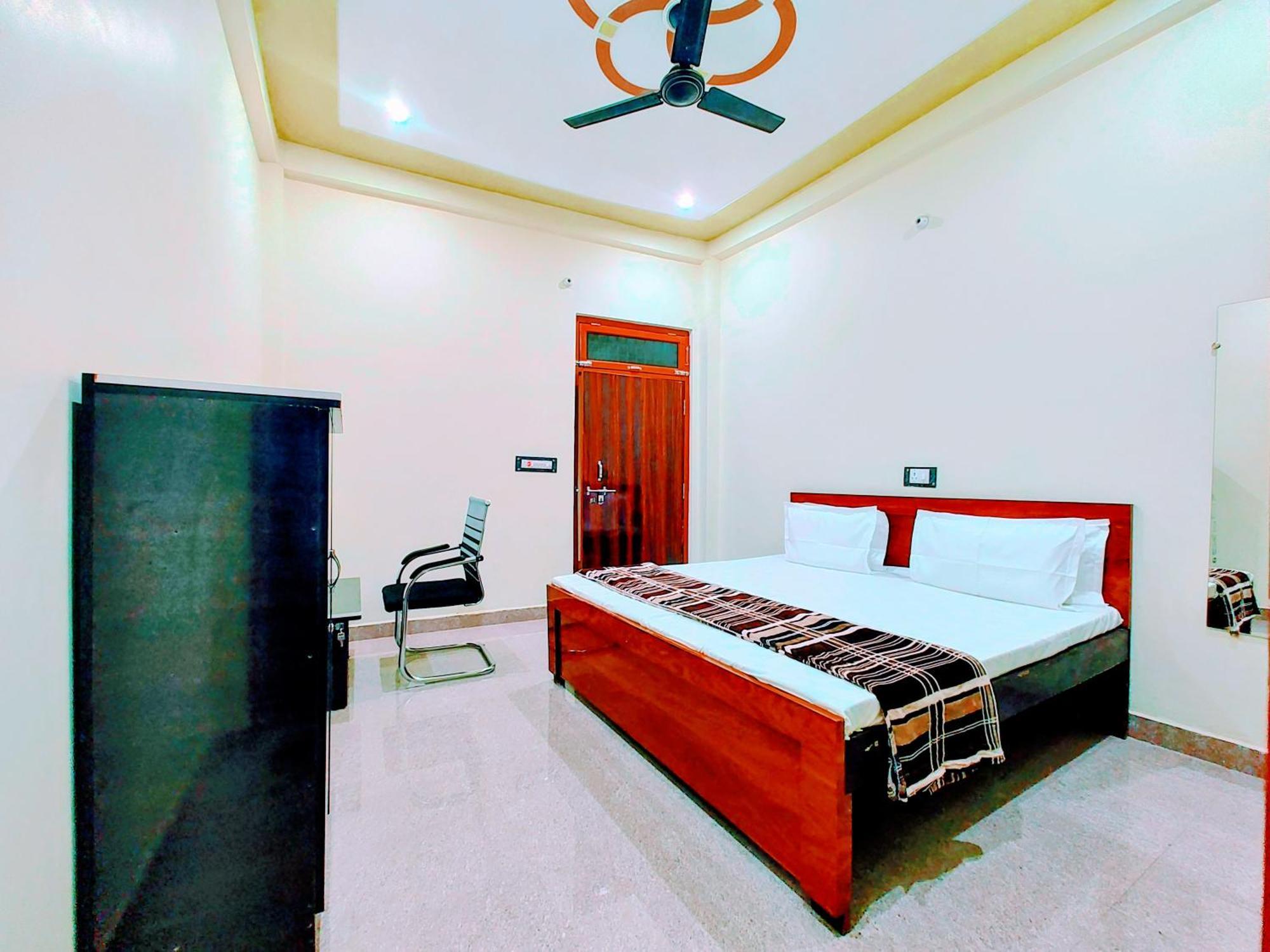 Hotel Raghukul Ayodhya Zewnętrze zdjęcie